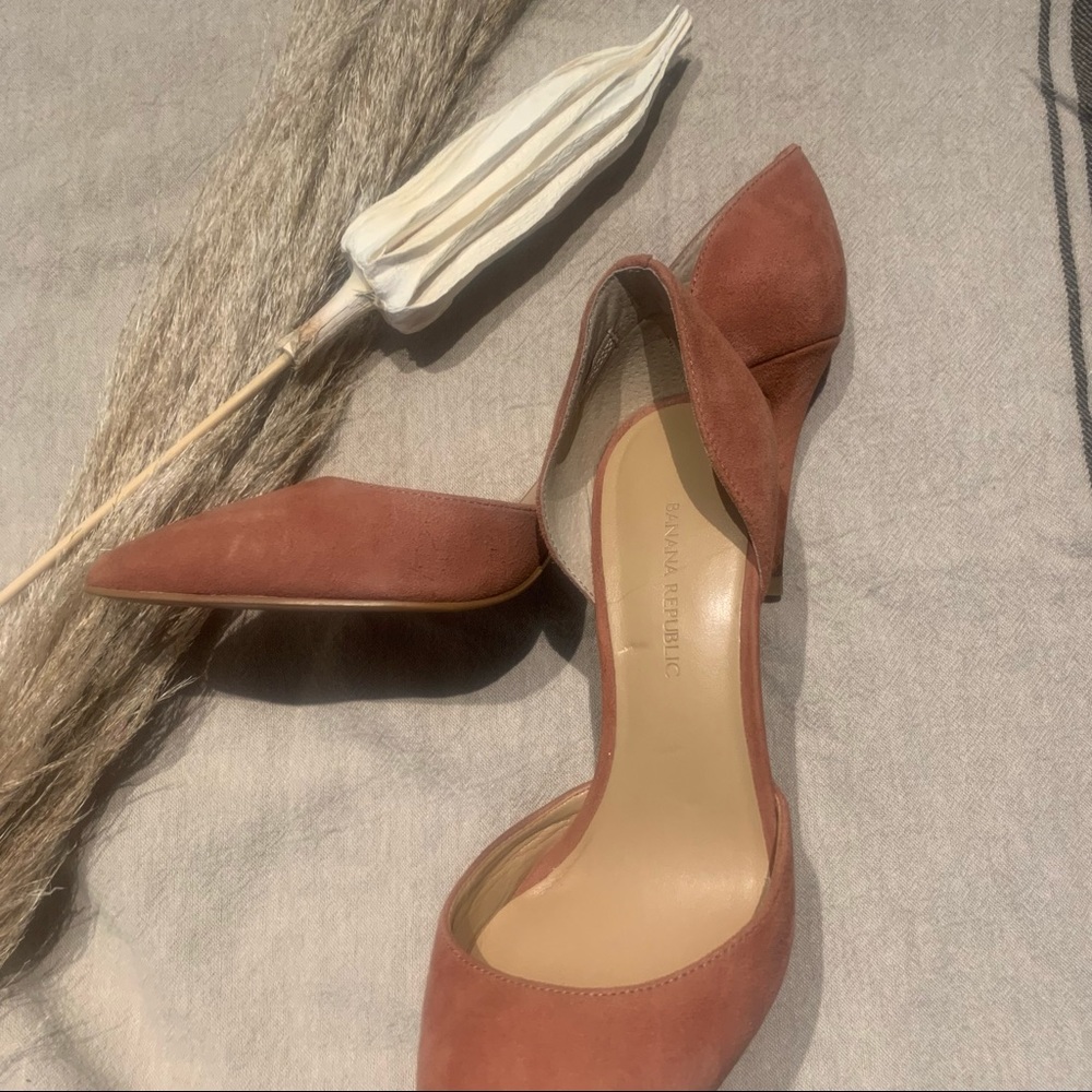 Banana Republic pink heels, size 6